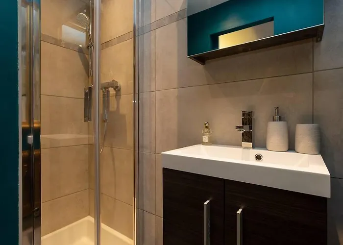 Beautiful Cosy, Modern In Centre Apartment